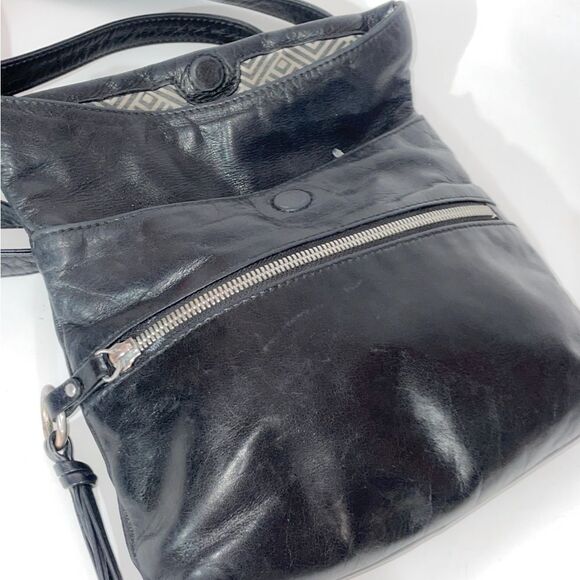 Elegant HOBO Black Leather Crossbody Bag - Picture 3 of 13